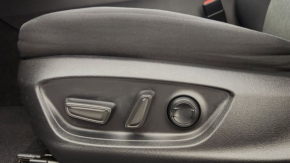 Toyota Camry Hybrid LE 2021 d&rsquo;occasion à vendre - 19