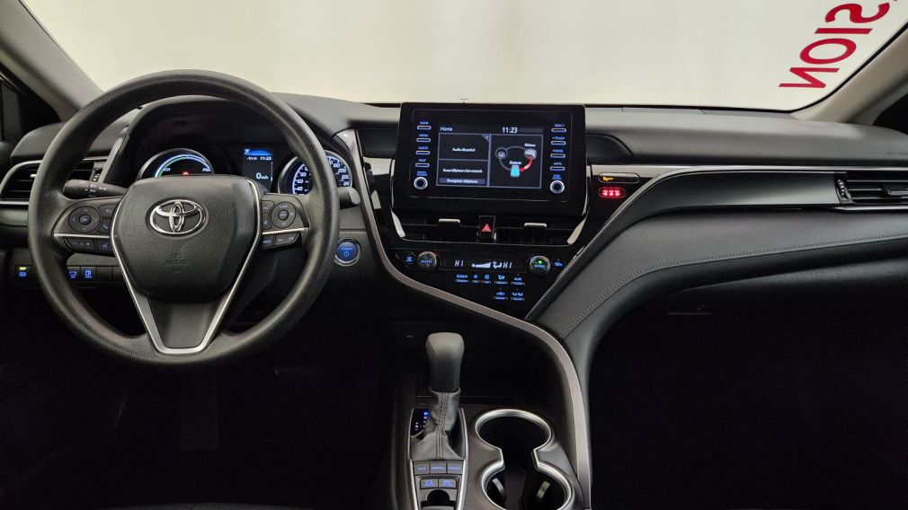 Toyota Camry Hybrid LE 2021 d&rsquo;occasion à vendre - 29
