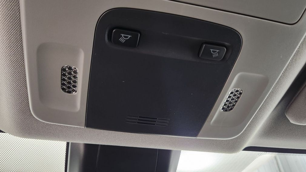 Toyota Camry Hybrid LE 2021 d&rsquo;occasion à vendre - 34