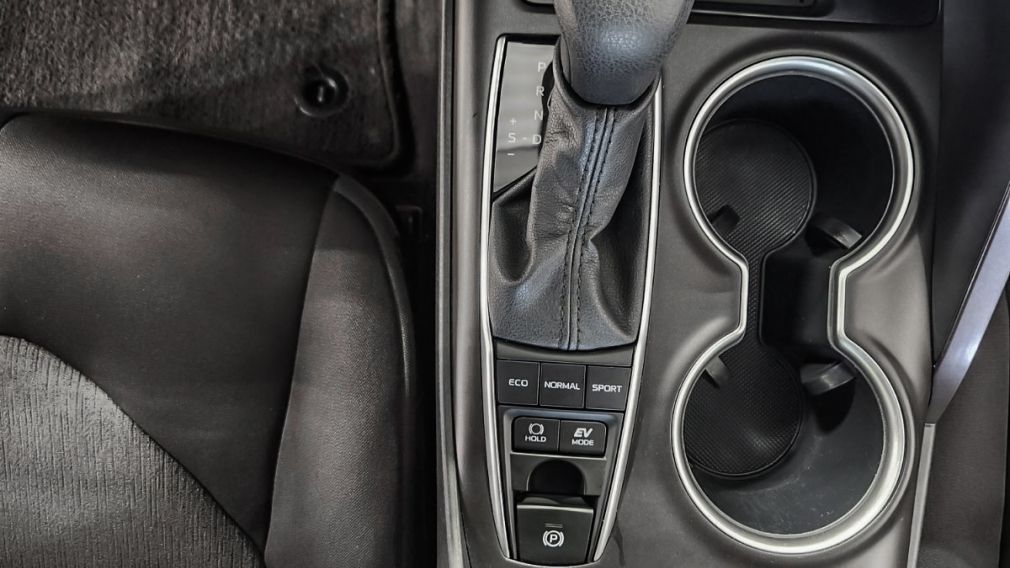 Toyota Camry Hybrid LE 2021 d&rsquo;occasion à vendre - 15