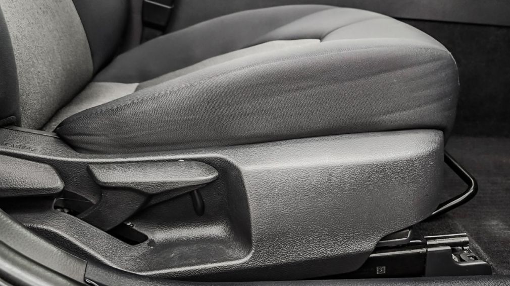 Toyota Camry Hybrid LE 2021 d&rsquo;occasion à vendre - 26