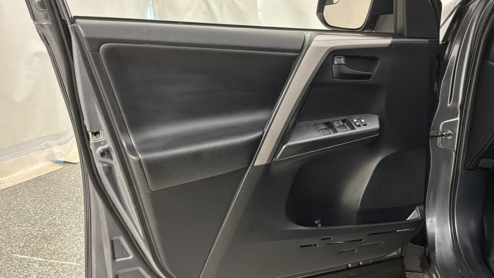 Toyota Rav 4 Hybrid LE+ 2018 d&rsquo;occasion à vendre - 20