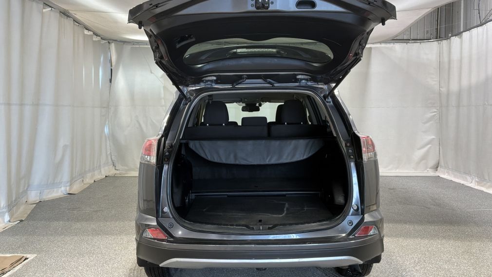 Toyota Rav 4 Hybrid LE+ 2018 d&rsquo;occasion à vendre - 13