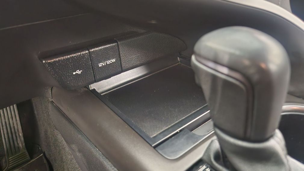 Toyota Camry SE 2024 d&rsquo;occasion à vendre - 25