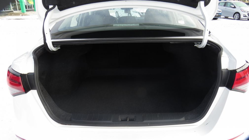 Nissan Sentra SV 2020 d&rsquo;occasion à vendre - 23