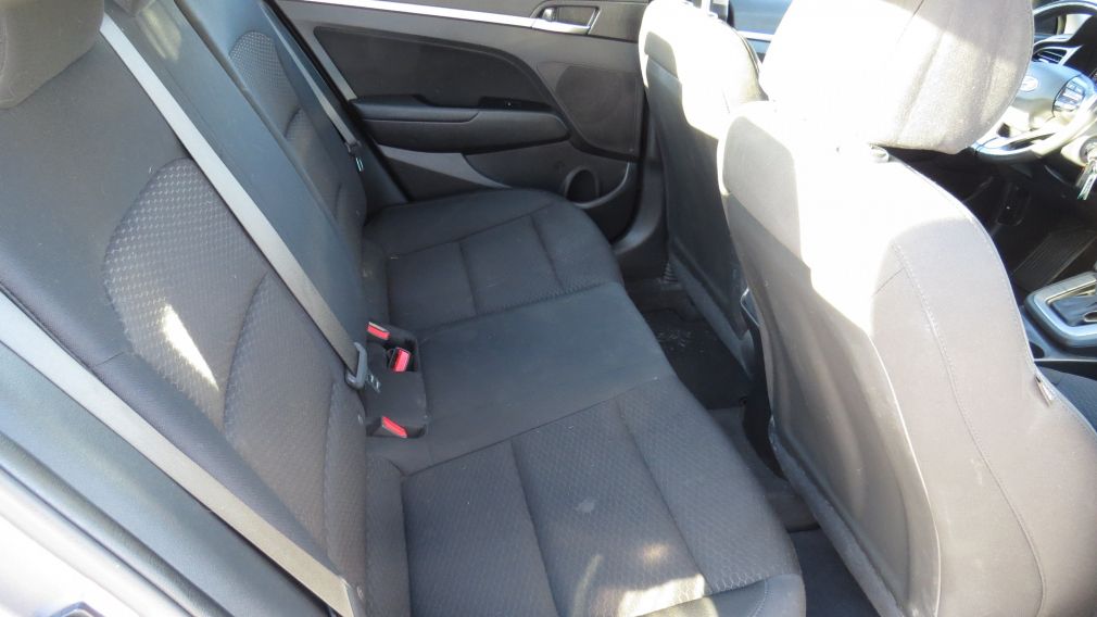 Hyundai Elantra Preferred 2019 d&rsquo;occasion à vendre - 22
