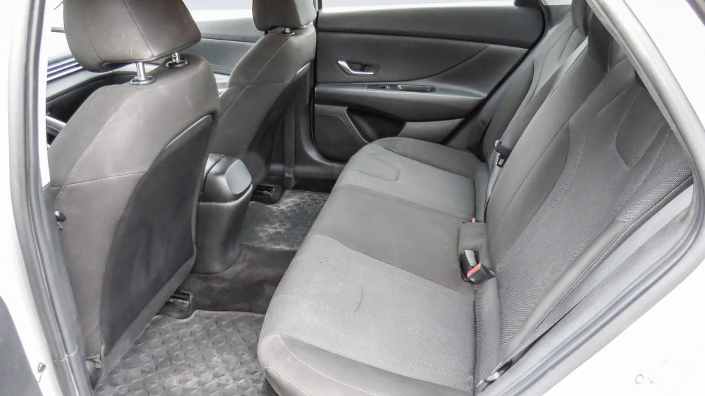 Hyundai Elantra Essential 2021 d&rsquo;occasion à vendre - 19