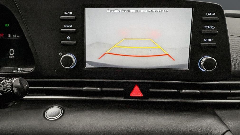 Hyundai Elantra Preferred 2023 d&rsquo;occasion à vendre - 16