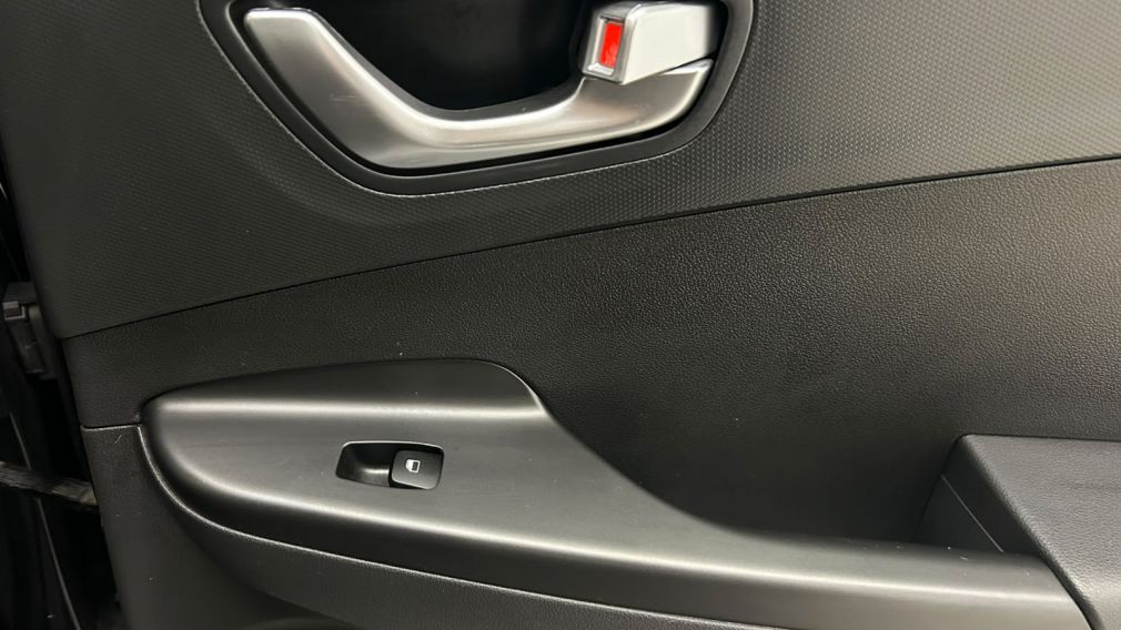 Hyundai Kona Preferred 2023 d&rsquo;occasion à vendre - 12