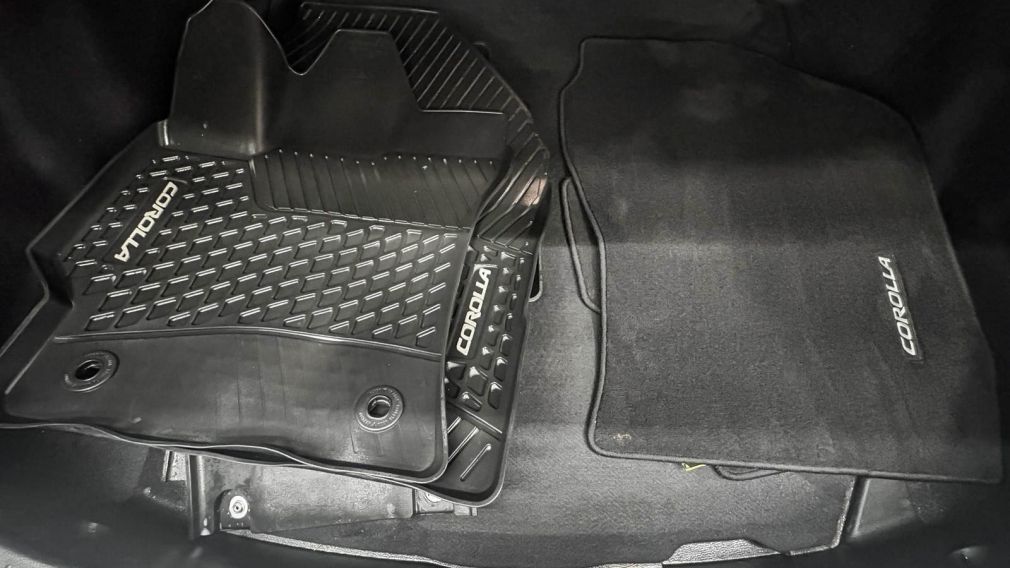 Toyota Corolla XLE 2022 d&rsquo;occasion à vendre - 13