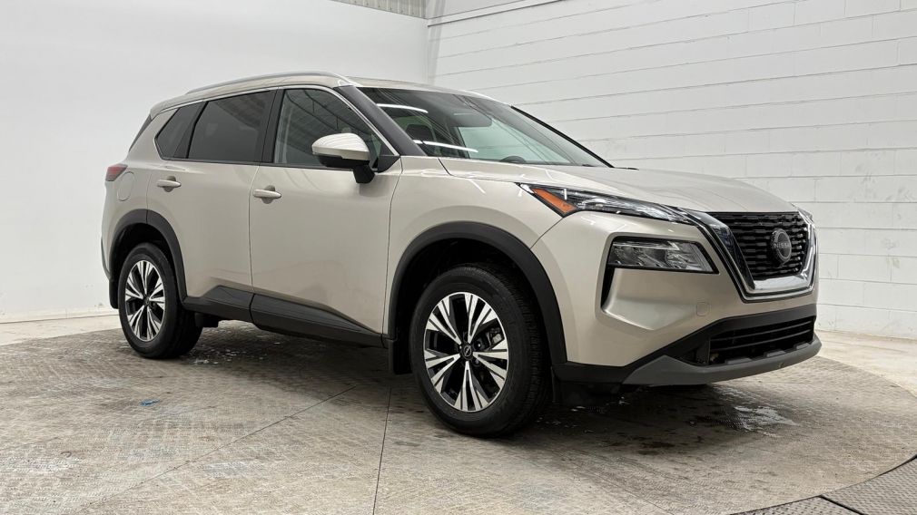 Nissan Rogue SV Moonroof