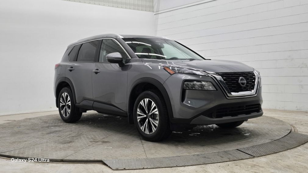 Nissan Rogue SV Moonroof