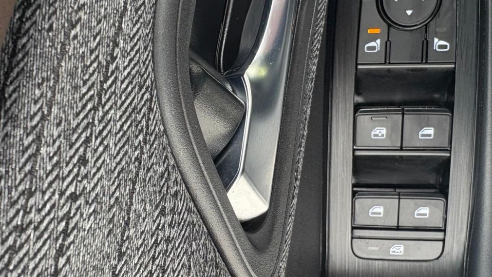 Nissan Rogue SV Moonroof 2023 d&rsquo;occasion à vendre - 17