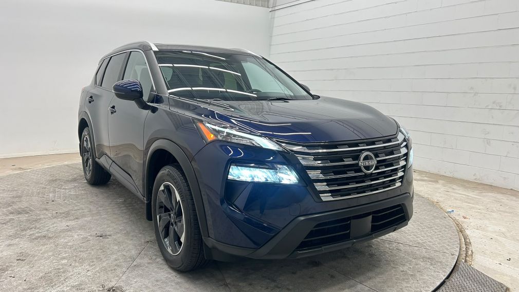 Nissan Rogue SV Moonroof