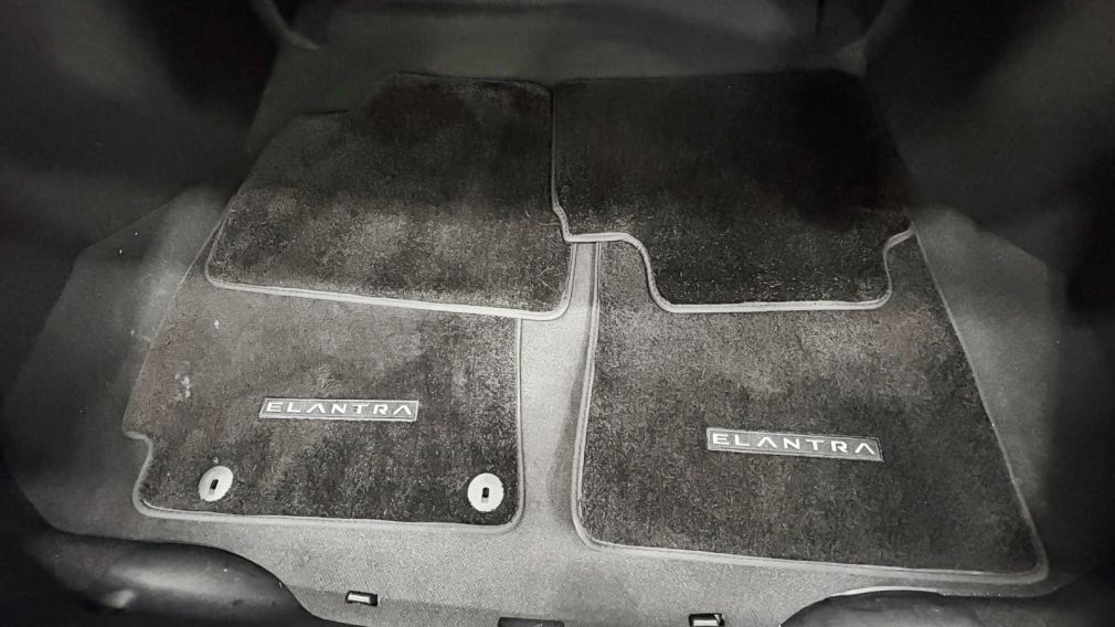 Hyundai Elantra Preferred 2025 d&rsquo;occasion à vendre - 13