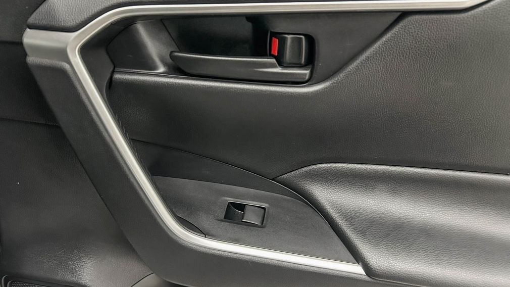 Toyota Rav 4 LE 2019 d&rsquo;occasion à vendre - 13