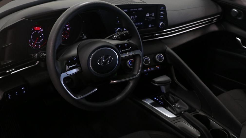 Hyundai Elantra Essential 2023 d&rsquo;occasion à vendre - 10