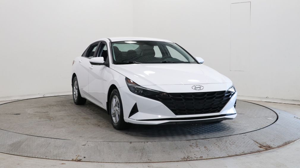 Hyundai Elantra Essential 2023 d&rsquo;occasion à vendre