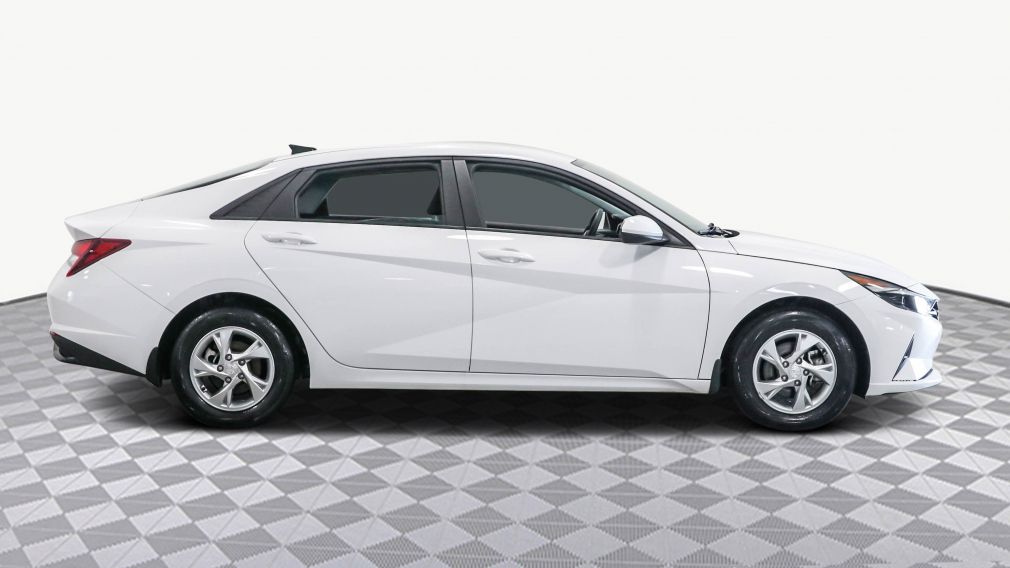 Hyundai Elantra Essential 2023 d&rsquo;occasion à vendre - 8