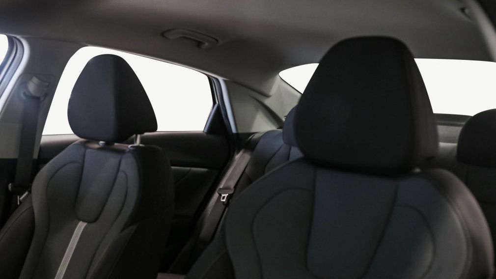 Hyundai Elantra Essential 2023 d&rsquo;occasion à vendre - 9