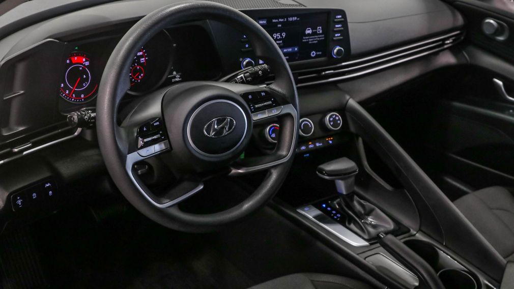 Hyundai Elantra Essential 2023 d&rsquo;occasion à vendre - 10