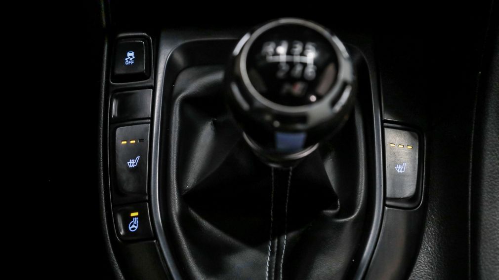 Hyundai Veloster Manual 2022 d&rsquo;occasion à vendre - 23