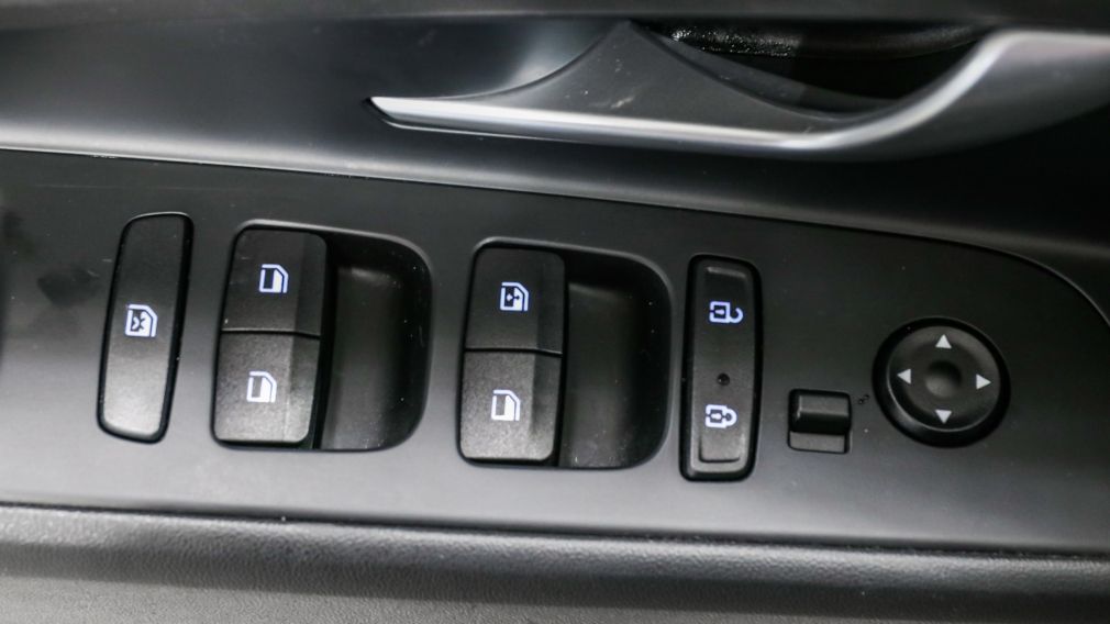 Hyundai Elantra Preferred 2023 d&rsquo;occasion à vendre - 11