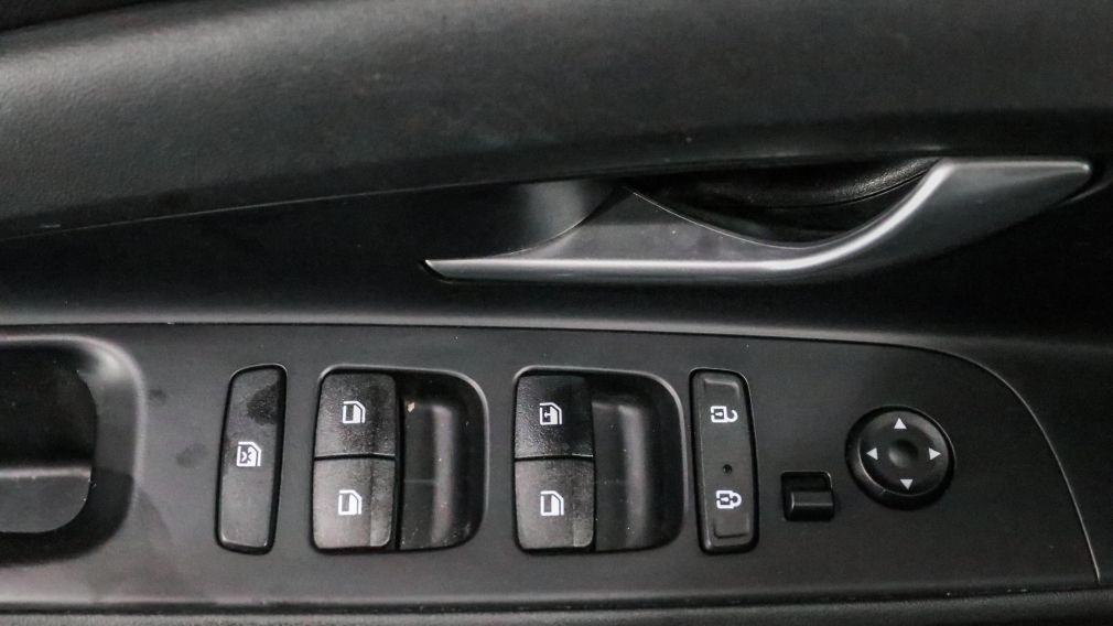 Hyundai Elantra Essential 2022 à vendre à Trois-Rivières - 11