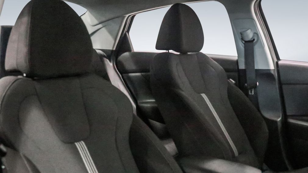 Hyundai Elantra Essential 2022 à vendre à Trois-Rivières - 21