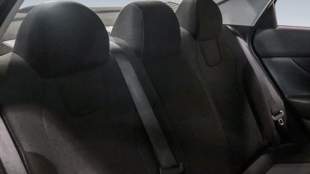 Hyundai Elantra Essential 2022 à vendre à Trois-Rivières - 23