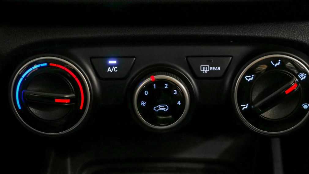 Hyundai Venue Essential 2022 d&rsquo;occasion à vendre - 21