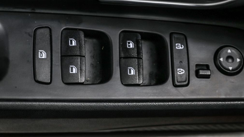 Hyundai Elantra Essential 2021 d&rsquo;occasion à vendre - 11