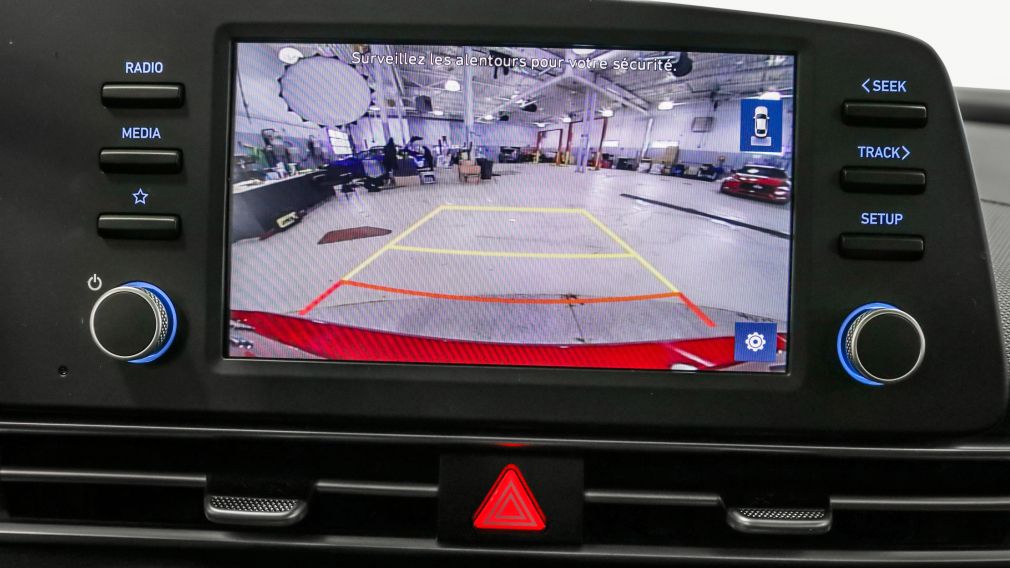 Hyundai Elantra Essential 2021 d&rsquo;occasion à vendre - 21