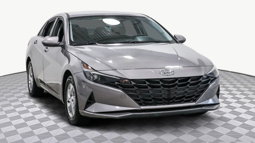 Hyundai Elantra Essential 2023 d&rsquo;occasion à vendre - 1
