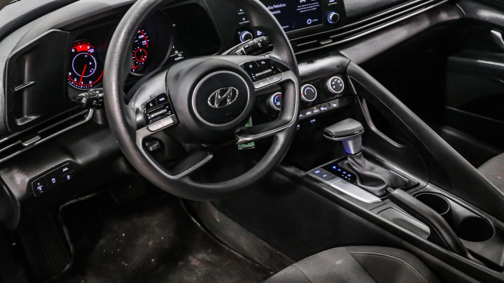 Hyundai Elantra Essential 2023 d&rsquo;occasion à vendre - 9