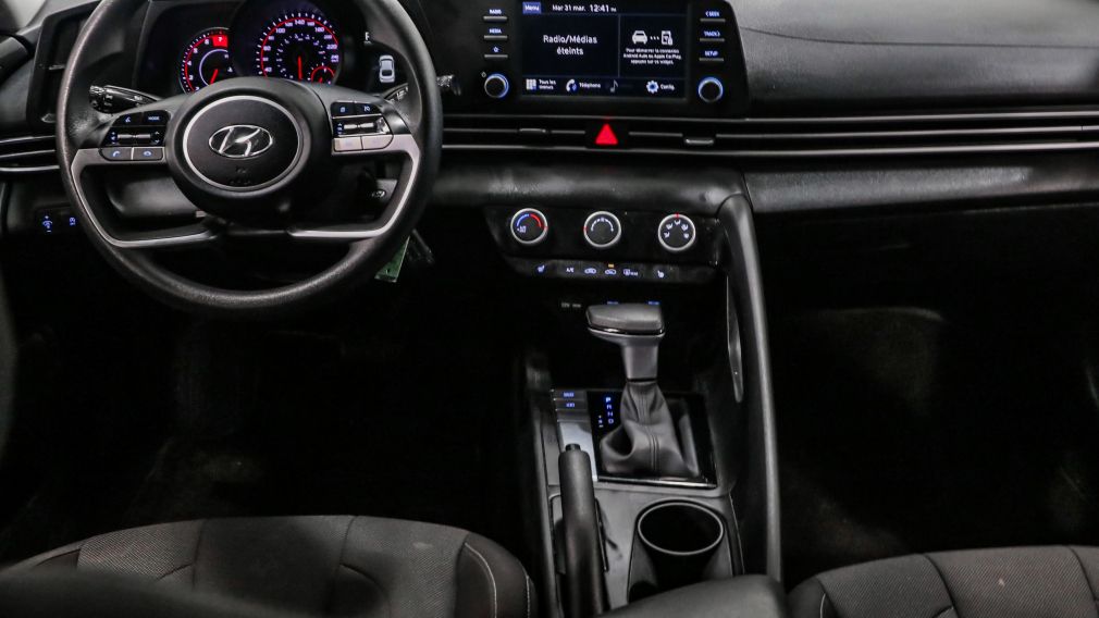 Hyundai Elantra Essential 2023 d&rsquo;occasion à vendre - 16