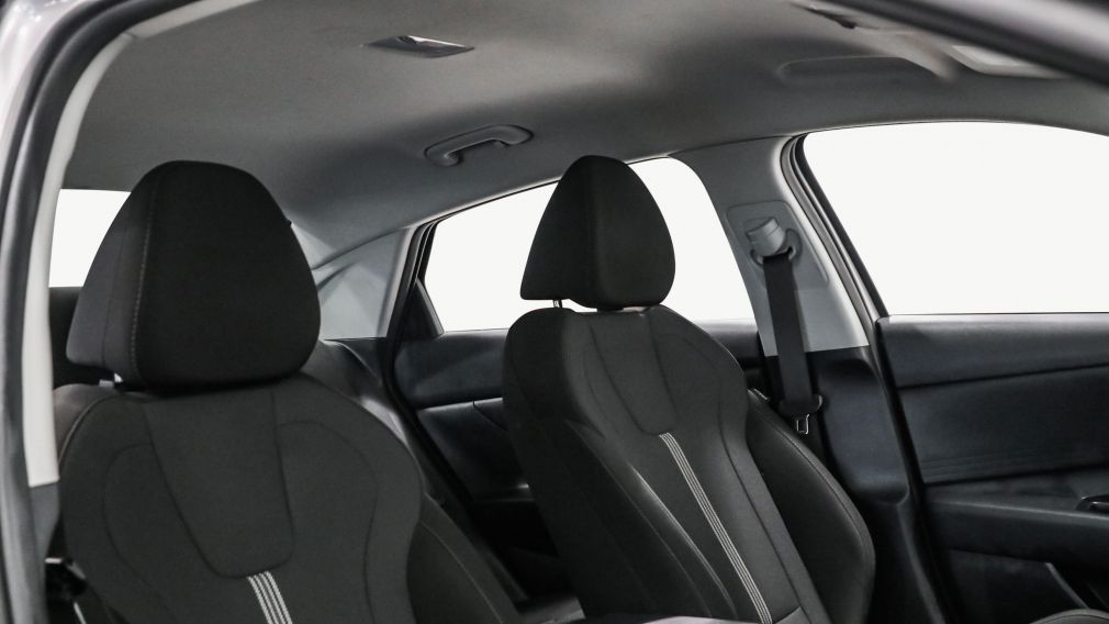 Hyundai Elantra Essential 2023 d&rsquo;occasion à vendre - 23