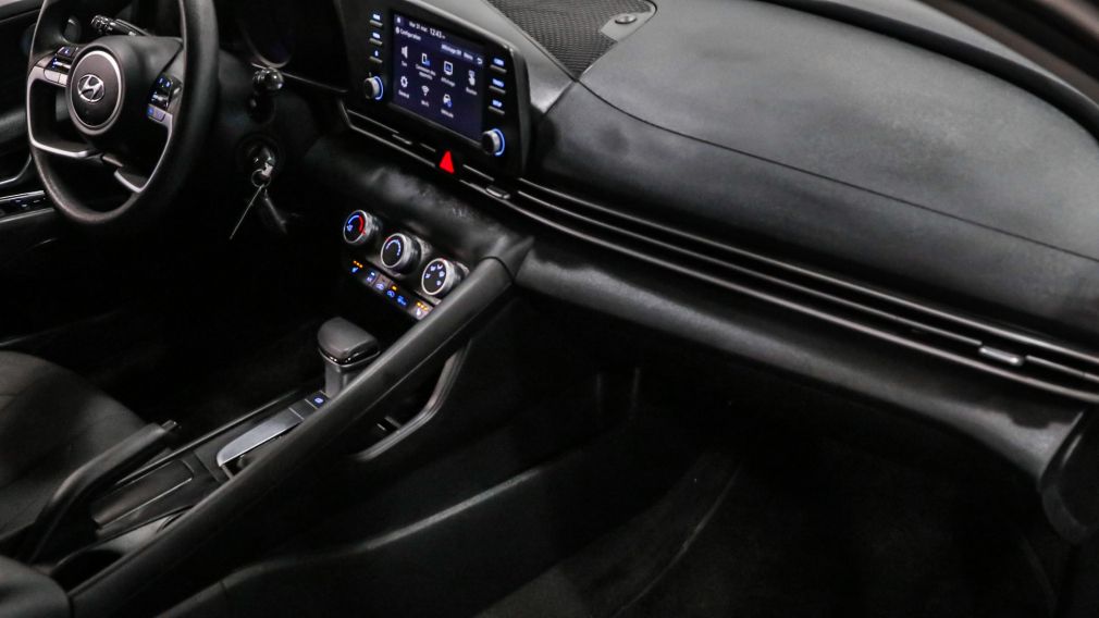 Hyundai Elantra Essential 2023 d&rsquo;occasion à vendre - 24