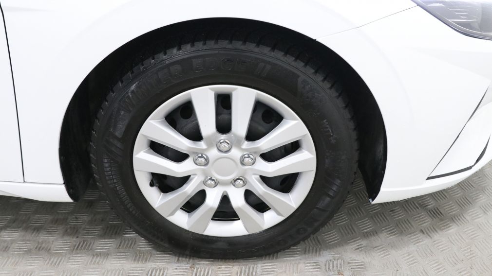 Hyundai Elantra Essential 2022 d&rsquo;occasion à vendre - 25