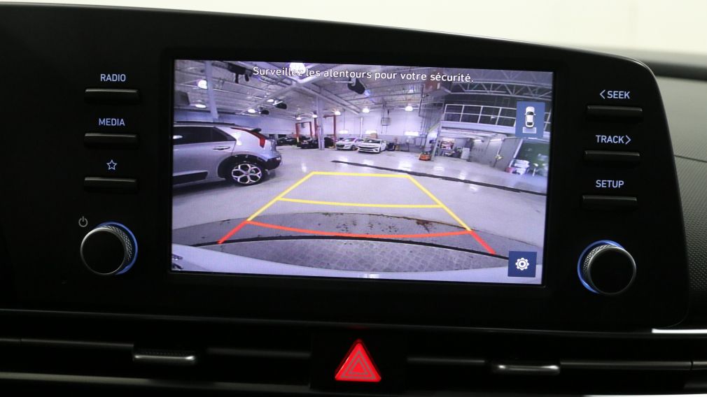 Hyundai Elantra Essential 2022 d&rsquo;occasion à vendre - 20