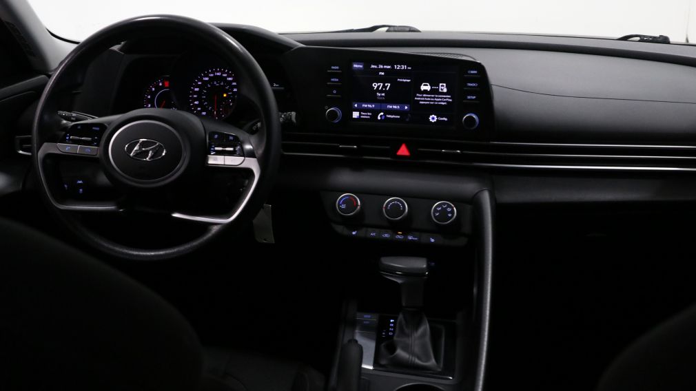 Hyundai Elantra Essential 2022 d&rsquo;occasion à vendre - 16