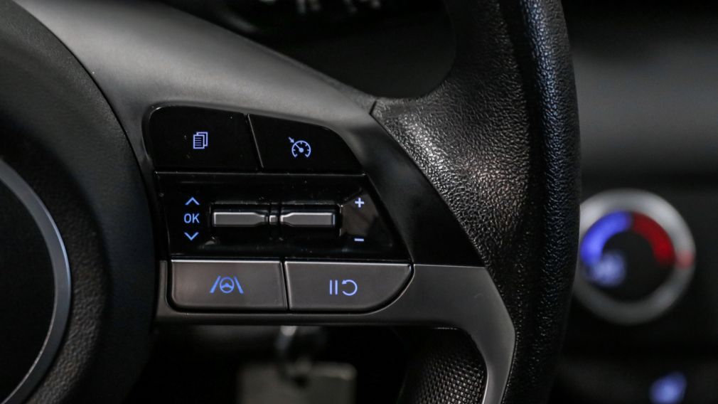 Hyundai Elantra Essential 2022 d&rsquo;occasion à vendre - 15