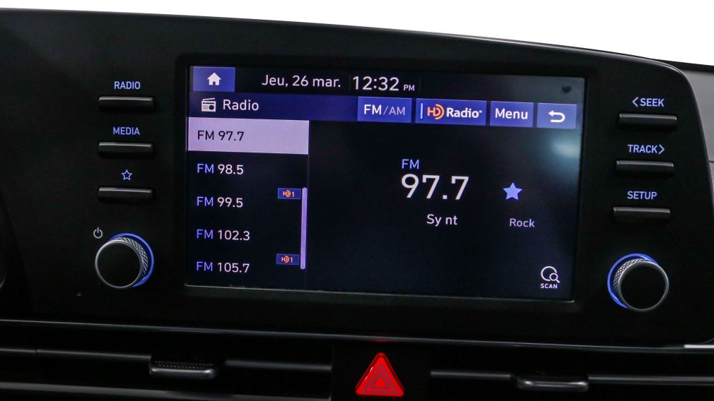 Hyundai Elantra Essential 2022 d&rsquo;occasion à vendre - 18