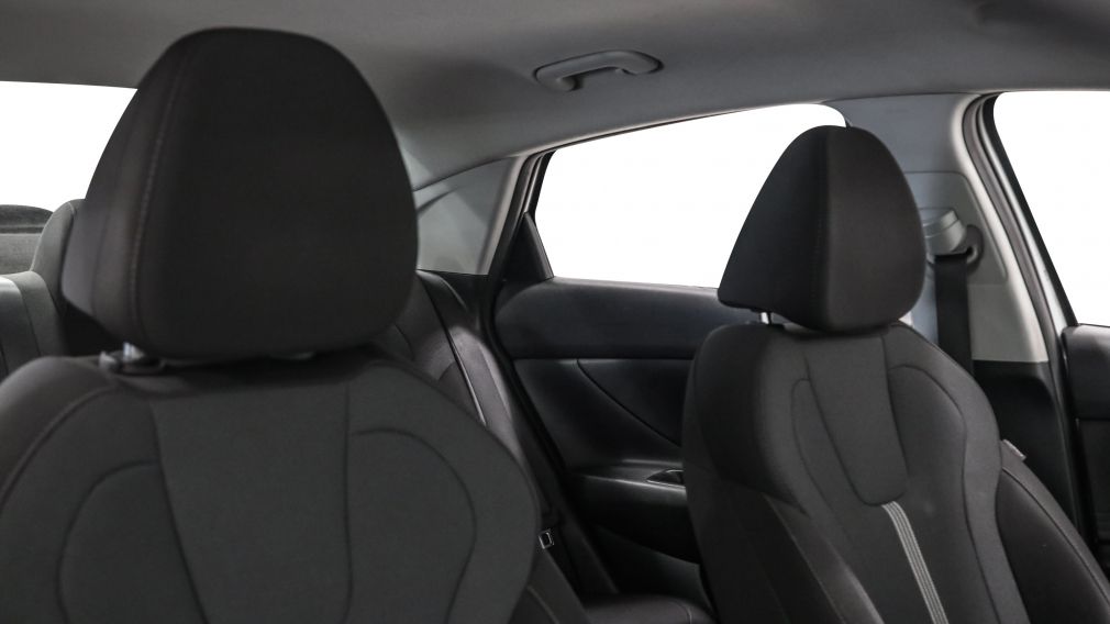 Hyundai Elantra Essential 2022 d&rsquo;occasion à vendre - 22