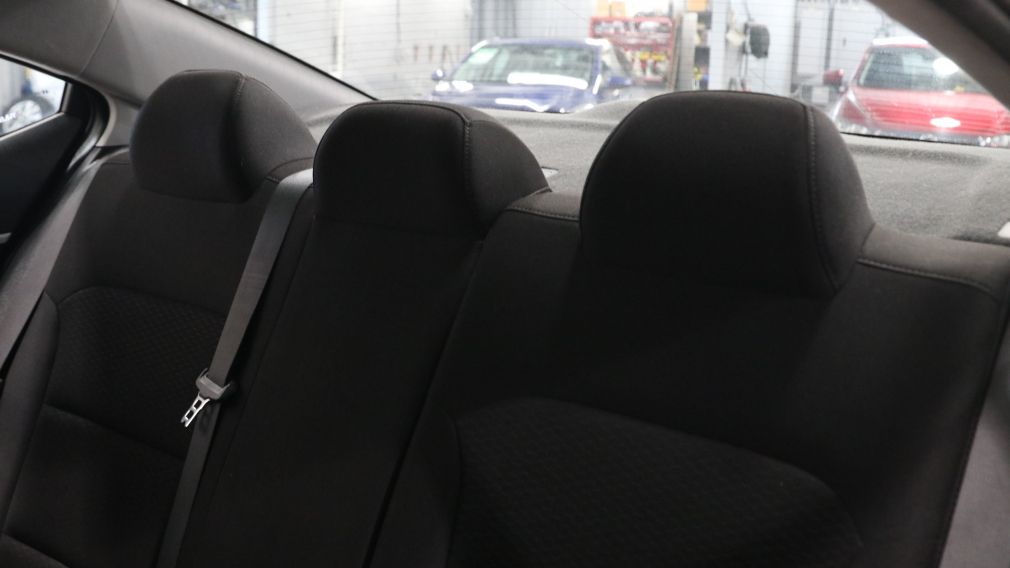 Hyundai Elantra Essential 2019 d&rsquo;occasion à vendre - 12