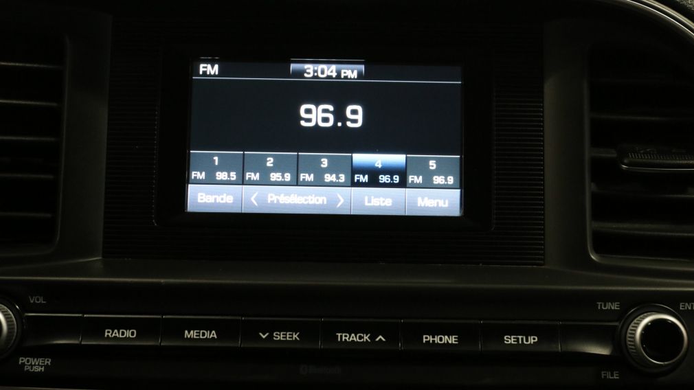 Hyundai Elantra Essential 2019 d&rsquo;occasion à vendre - 18