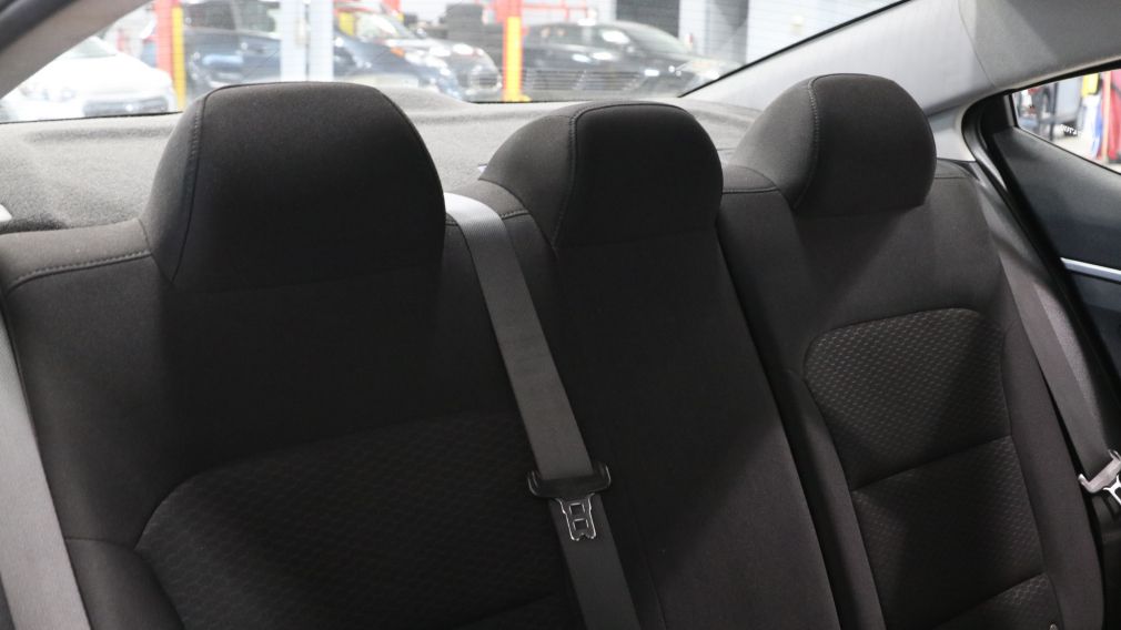 Hyundai Elantra Essential 2019 d&rsquo;occasion à vendre - 24