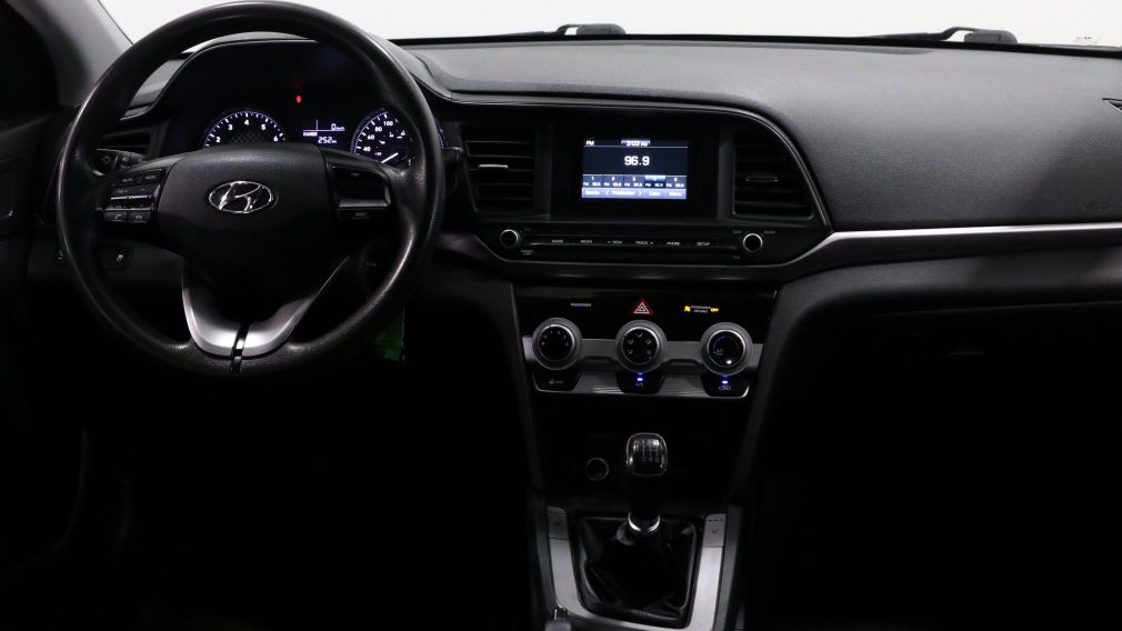 Hyundai Elantra Essential 2019 d&rsquo;occasion à vendre - 16