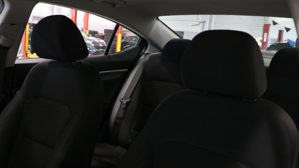 Hyundai Elantra Essential 2019 d&rsquo;occasion à vendre - 9