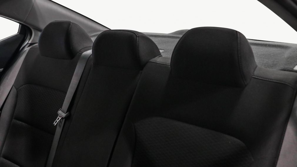 Hyundai Elantra Essential 2019 d&rsquo;occasion à vendre - 12